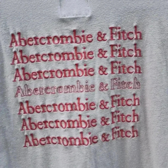 Abercrombie and fitch Cream colored crew neck  t-shirt with the blogk - Picture 3 of 6